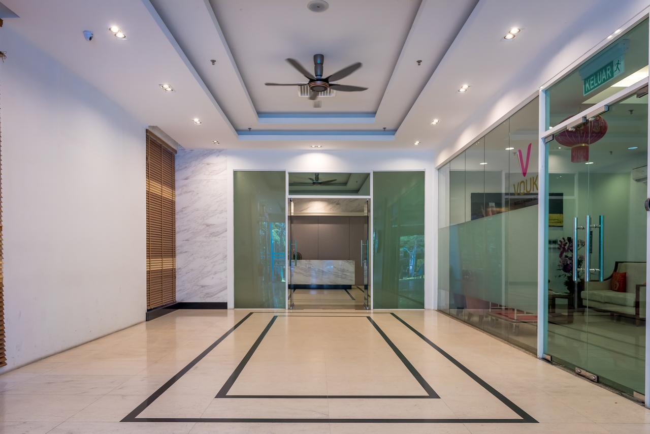 Mansion One Service Apartment Джордж Таун Екстериор снимка