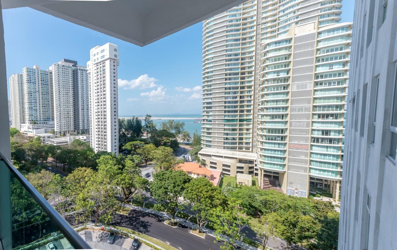 Mansion One Service Apartment Джордж Таун Екстериор снимка