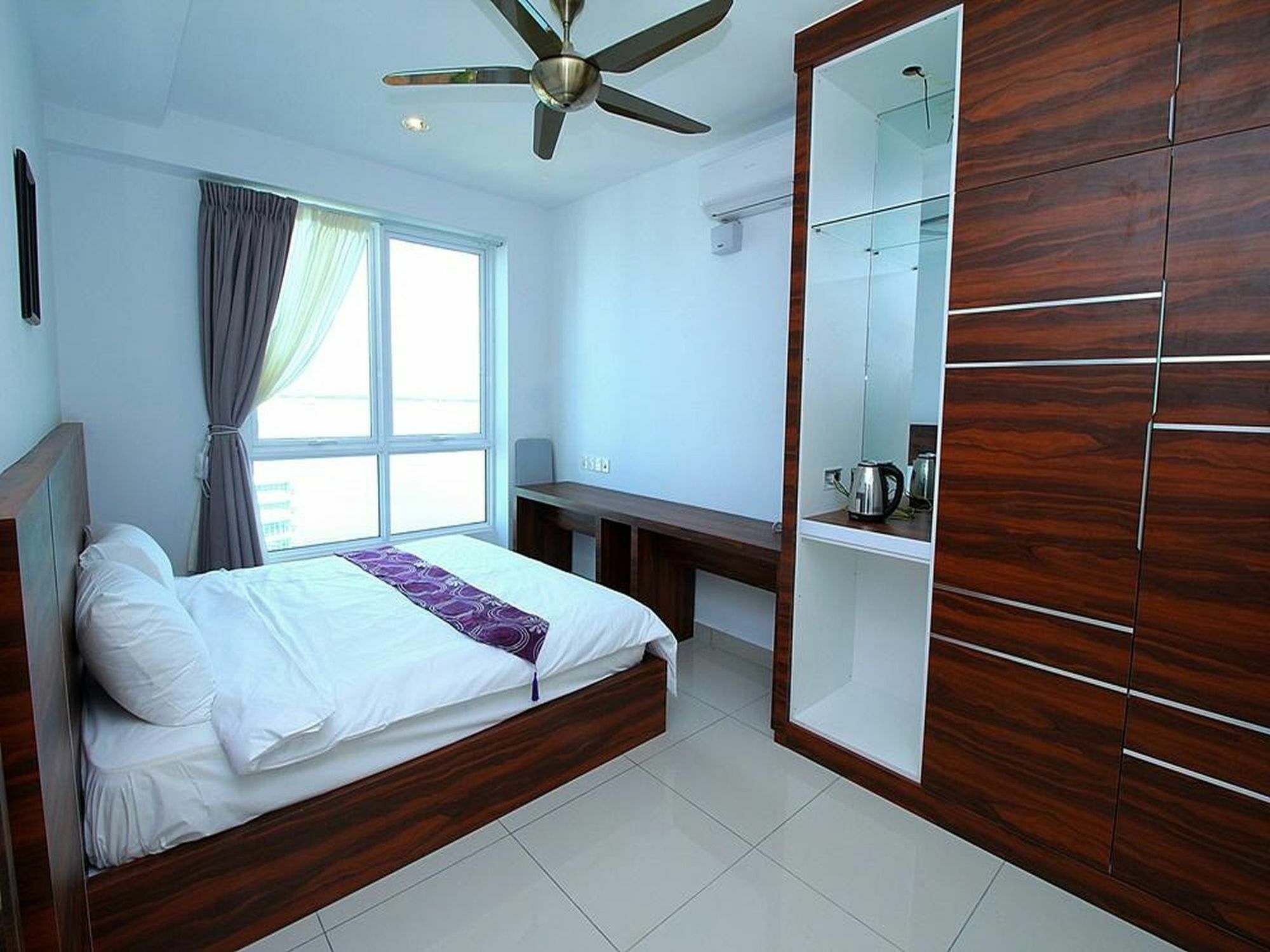 Mansion One Service Apartment Джордж Таун Екстериор снимка