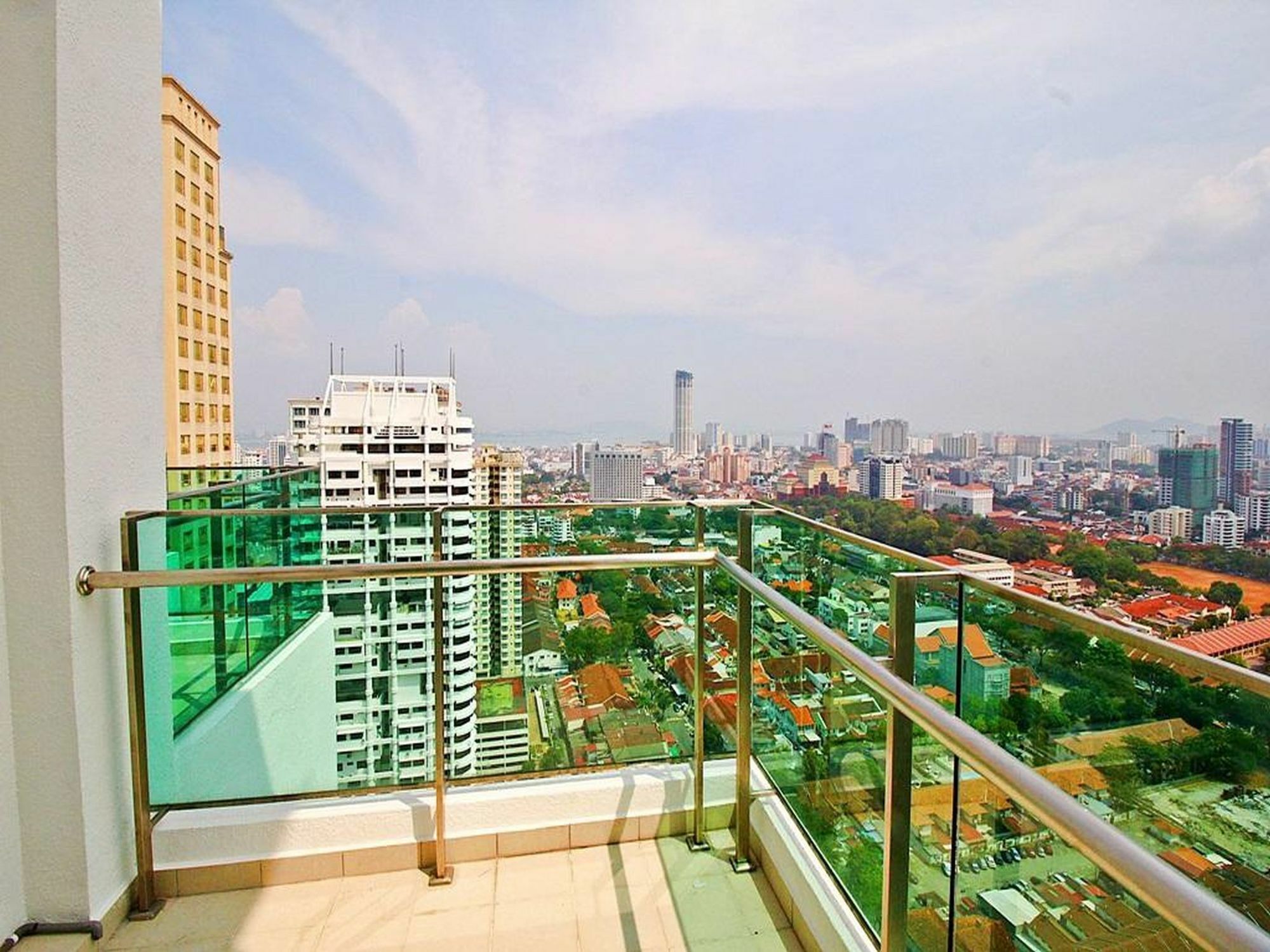 Mansion One Service Apartment Джордж Таун Екстериор снимка