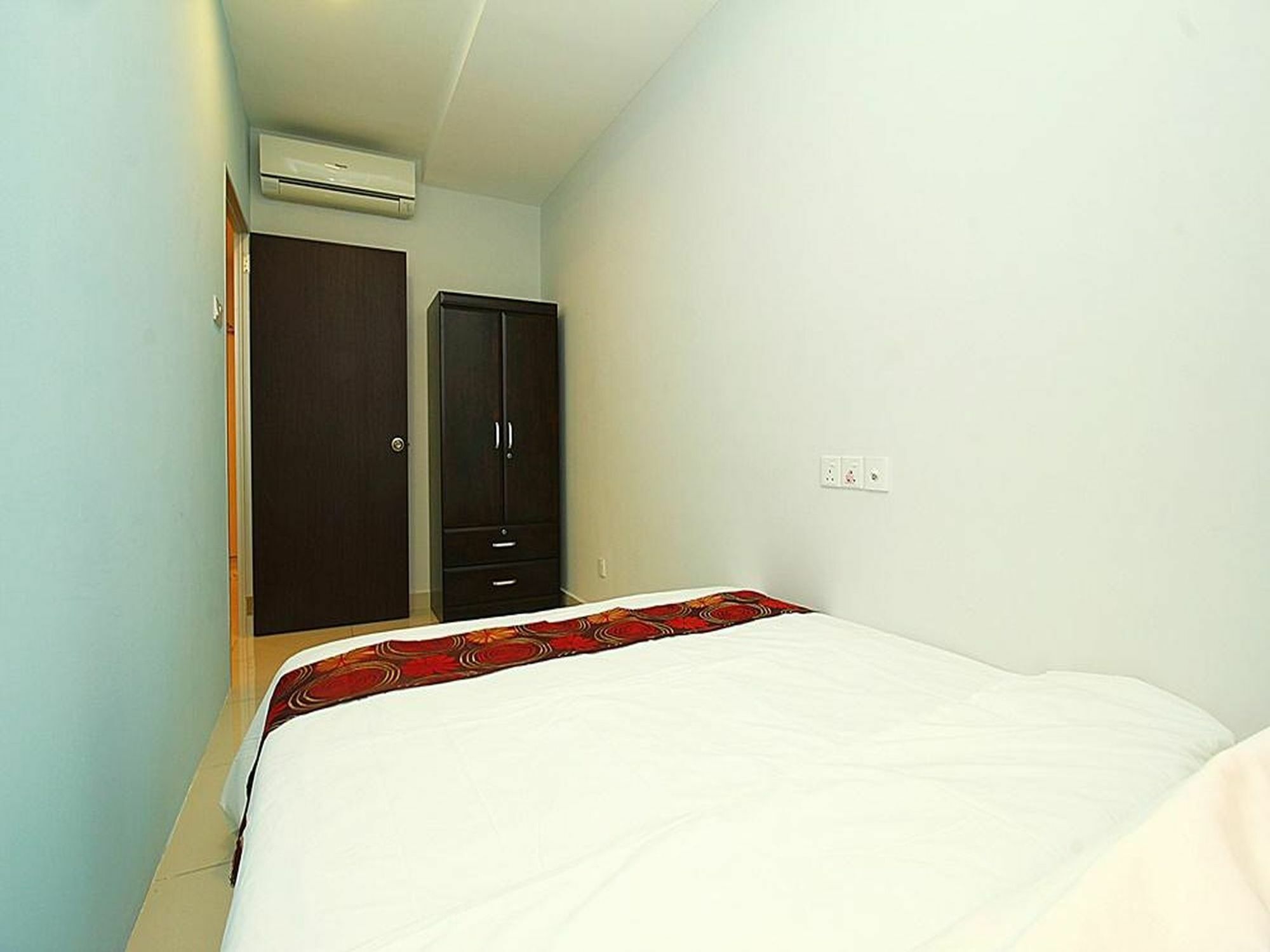 Mansion One Service Apartment Джордж Таун Екстериор снимка