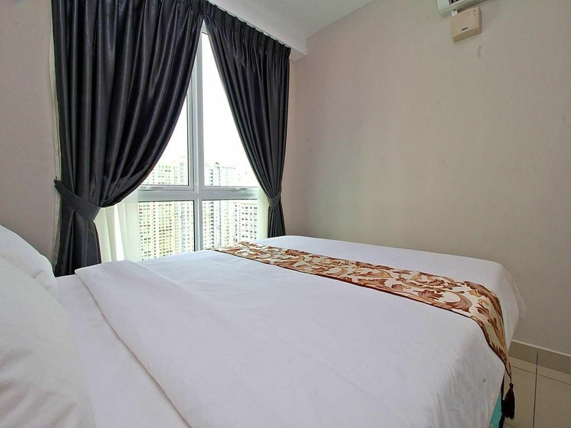 Mansion One Service Apartment Джордж Таун Екстериор снимка