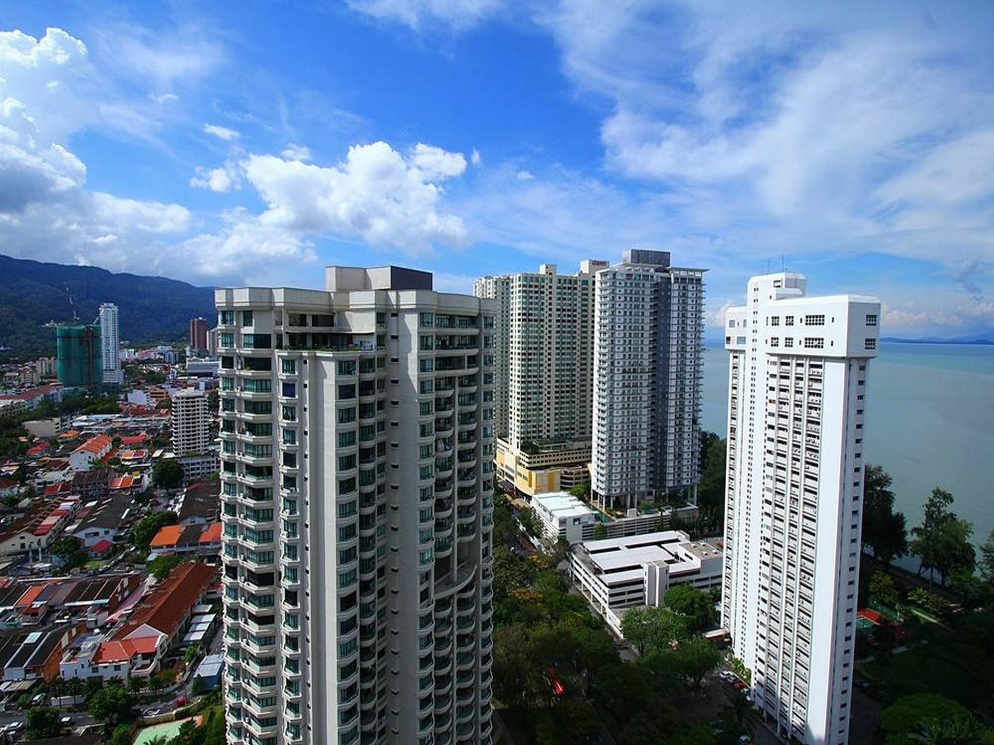 Mansion One Service Apartment Джордж Таун Екстериор снимка