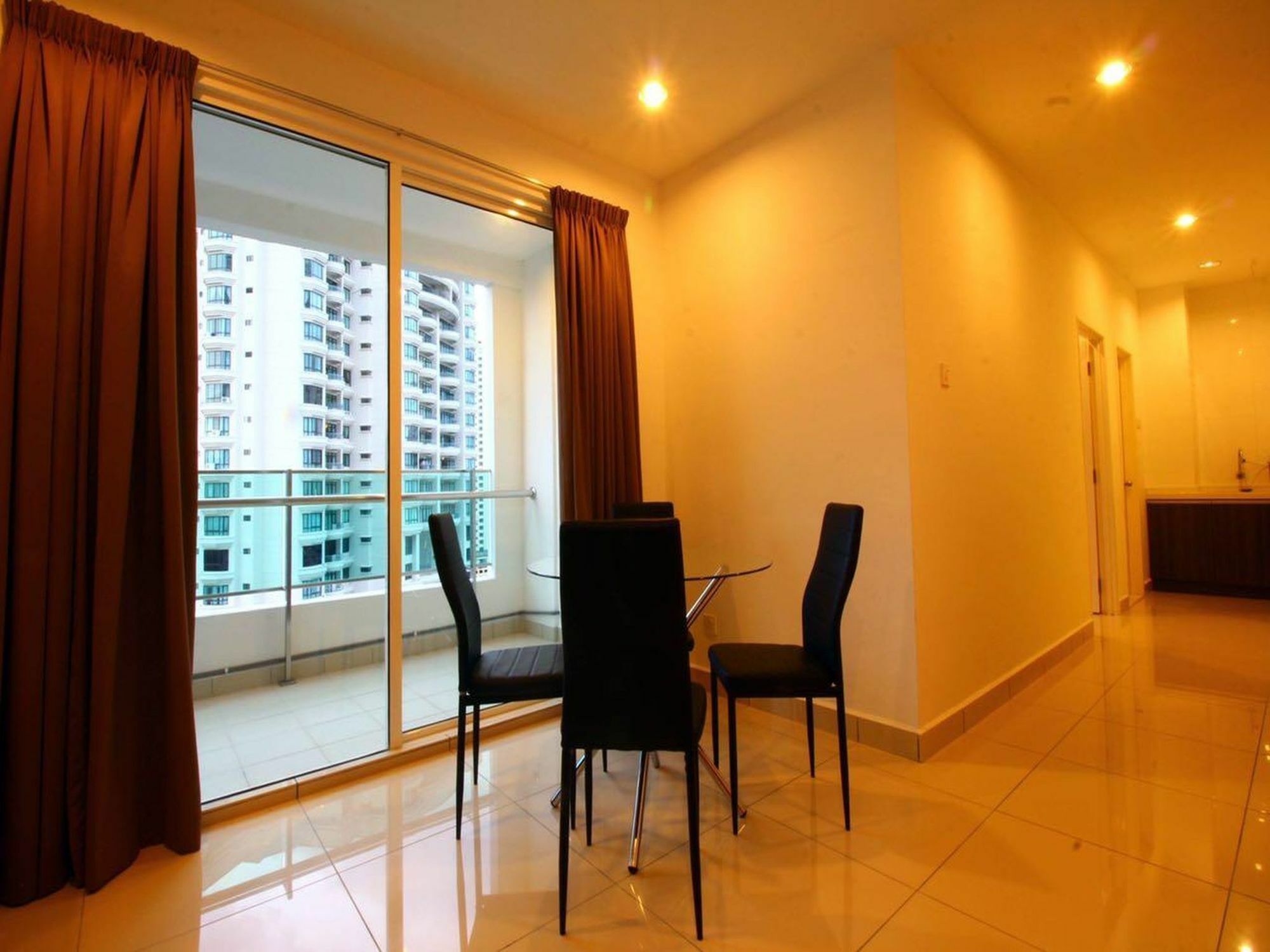 Mansion One Service Apartment Джордж Таун Екстериор снимка