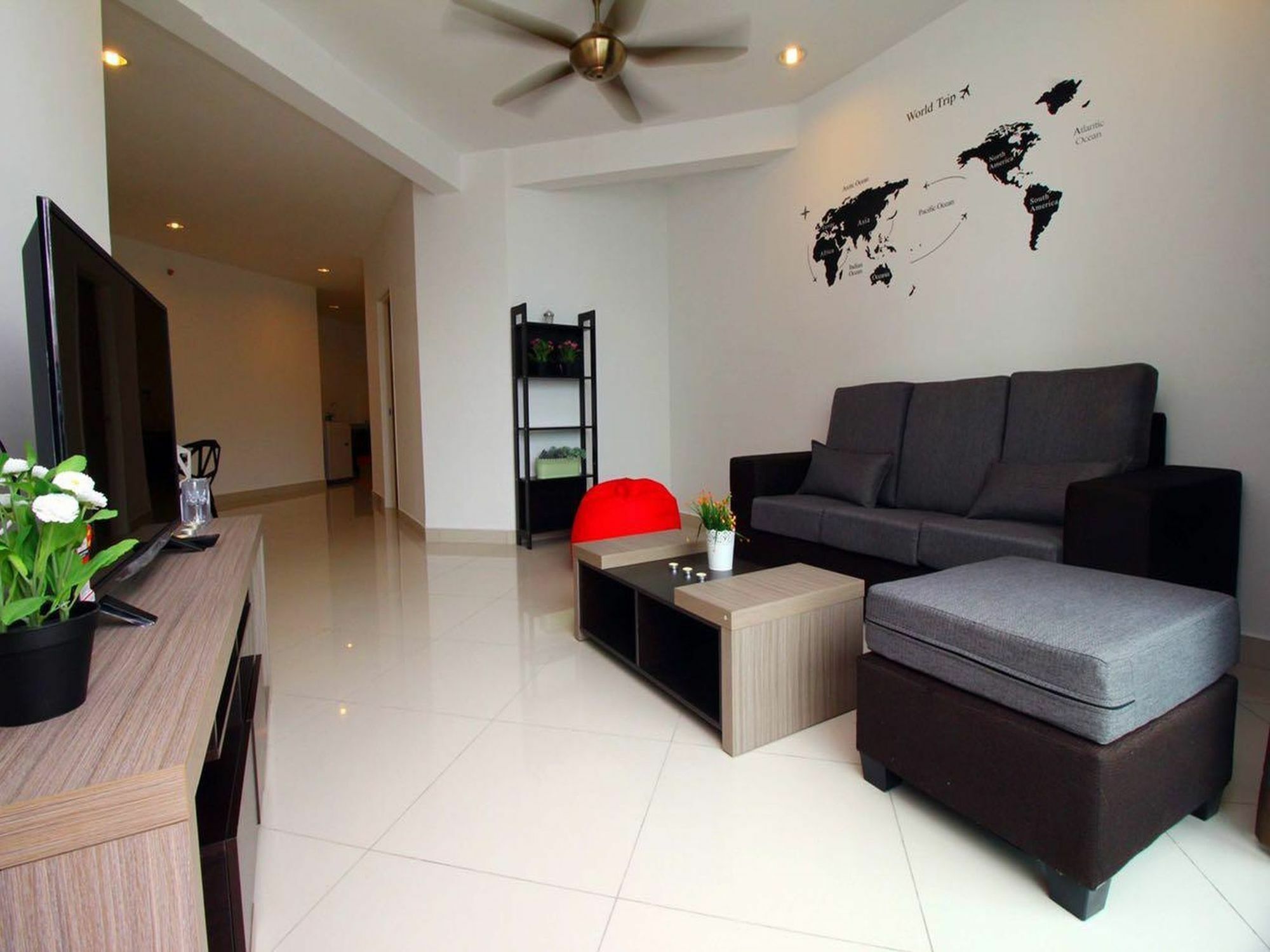 Mansion One Service Apartment Джордж Таун Екстериор снимка