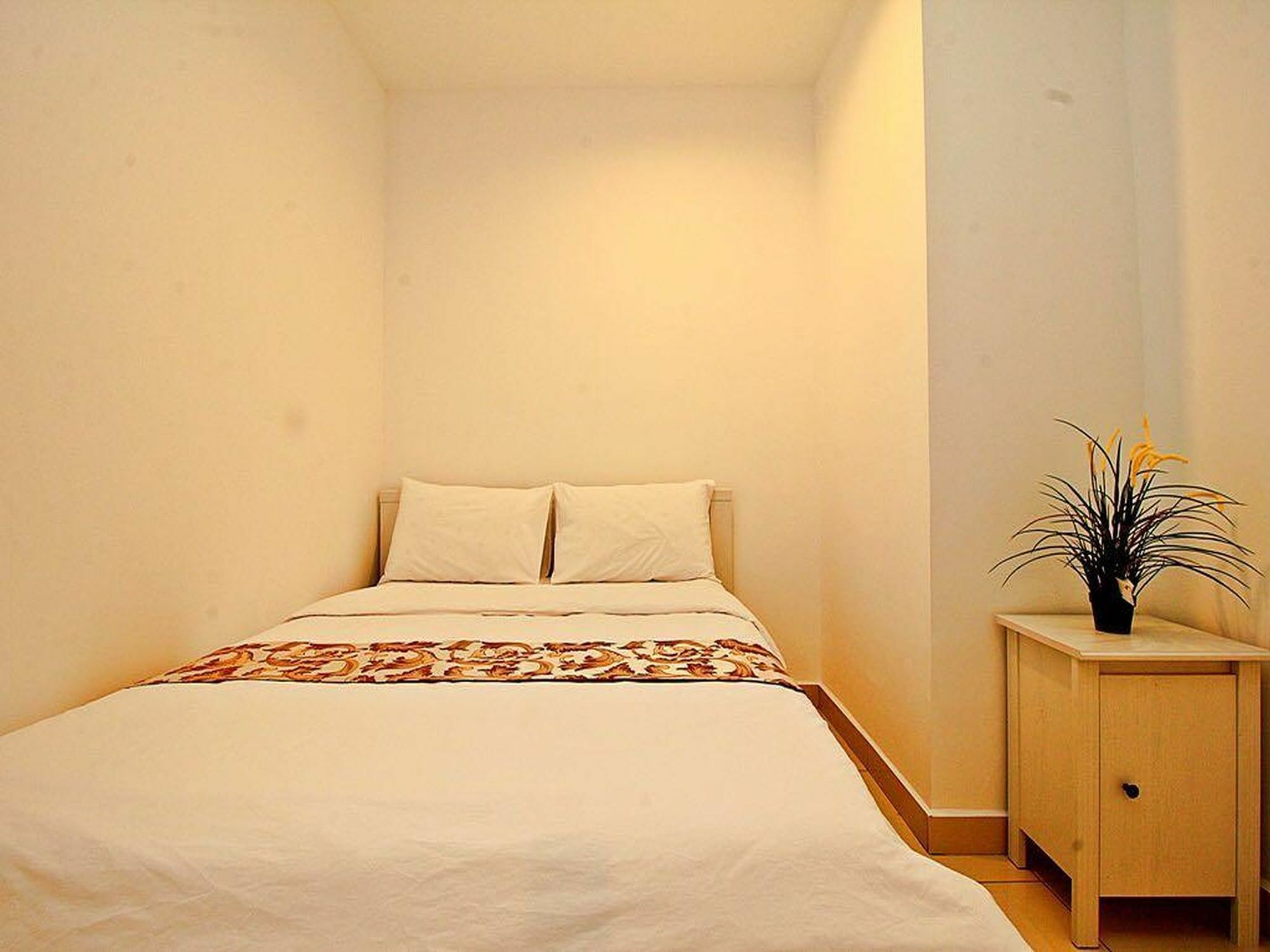 Mansion One Service Apartment Джордж Таун Екстериор снимка